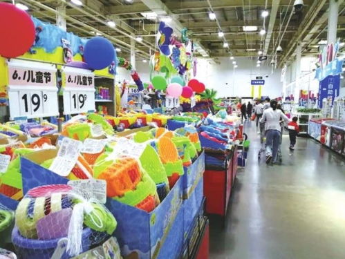 六一臨近，超市商場巧布兒童專區，玩具用品促銷掀熱潮